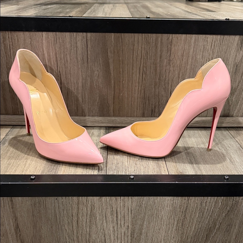 Christian Louboutin Women's hot chick Pink Scalloped Patent Stiletto Pumps 38.5